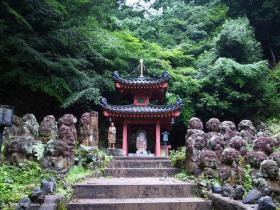 情欲是毒令人苦,美色犹如伤人虎;邪婬是祸不是福,悬崖勒马大丈夫